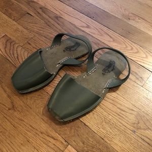 Handmade Riudavets Sandals